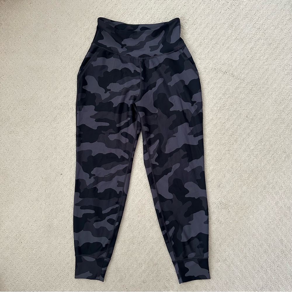 Old Navy Powersoft Jogger Gray/Black Camo Size Medium